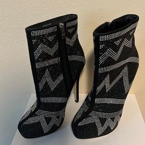 Like new Aldo  boots beautiful